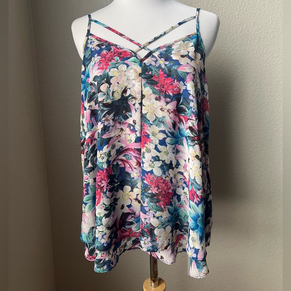 Guess Cross Front Floral Tank Top, M
